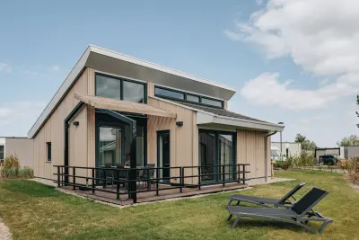 Wunderschönes Ferienhaus mit Terrasse, Garten und Pool | Strand in der Nähe